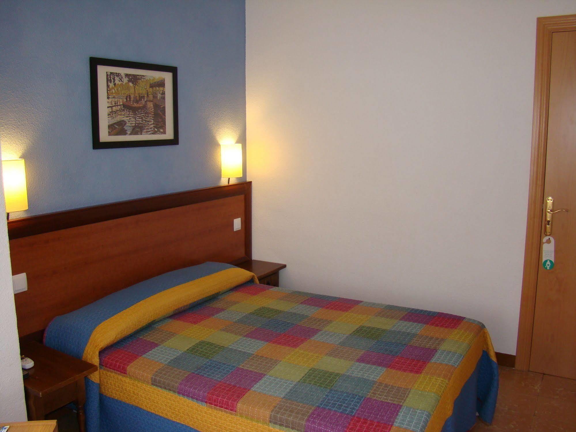 Hostal Platja 캠브릴스 외부 사진