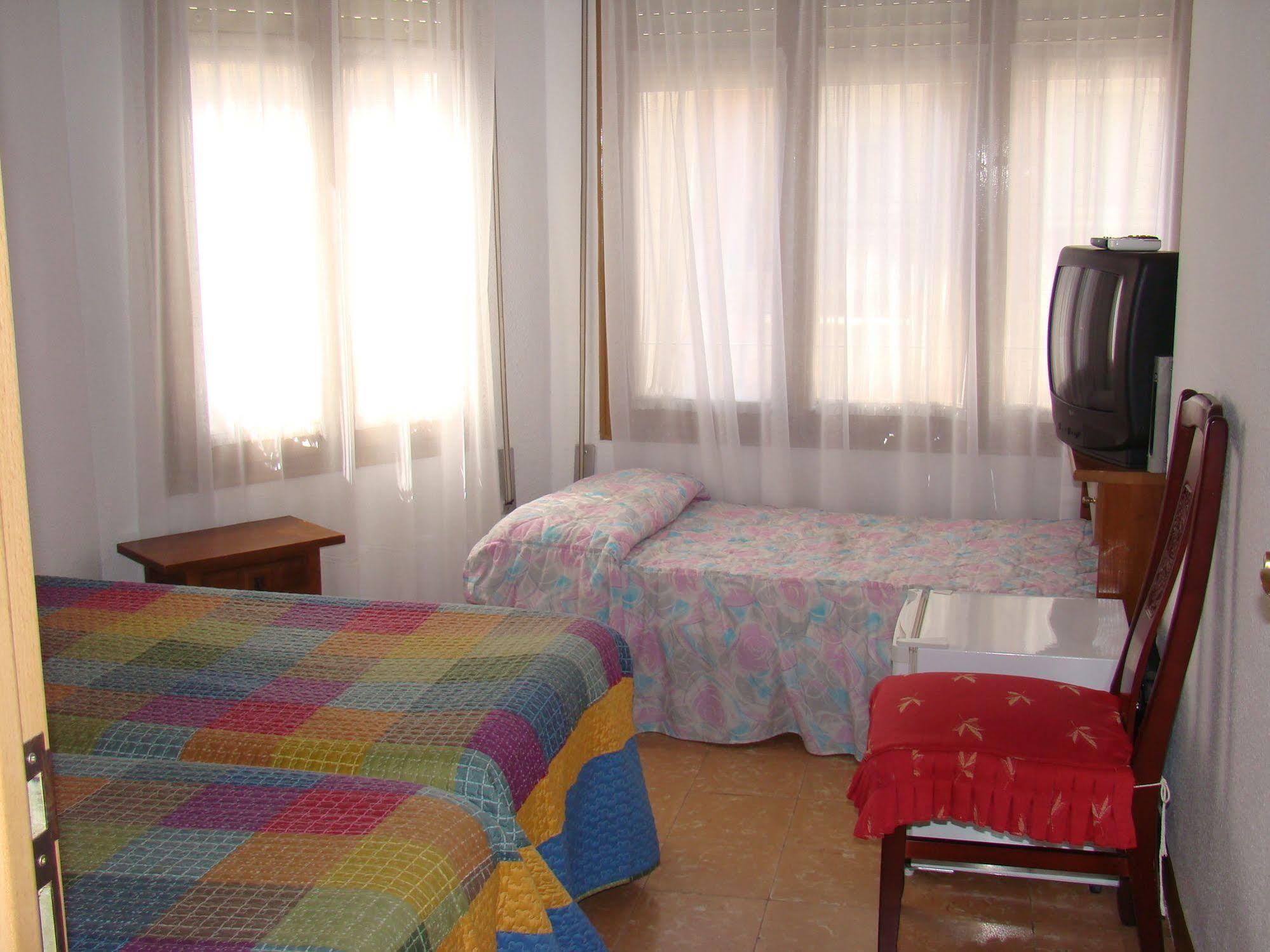 Hostal Platja 캠브릴스 외부 사진