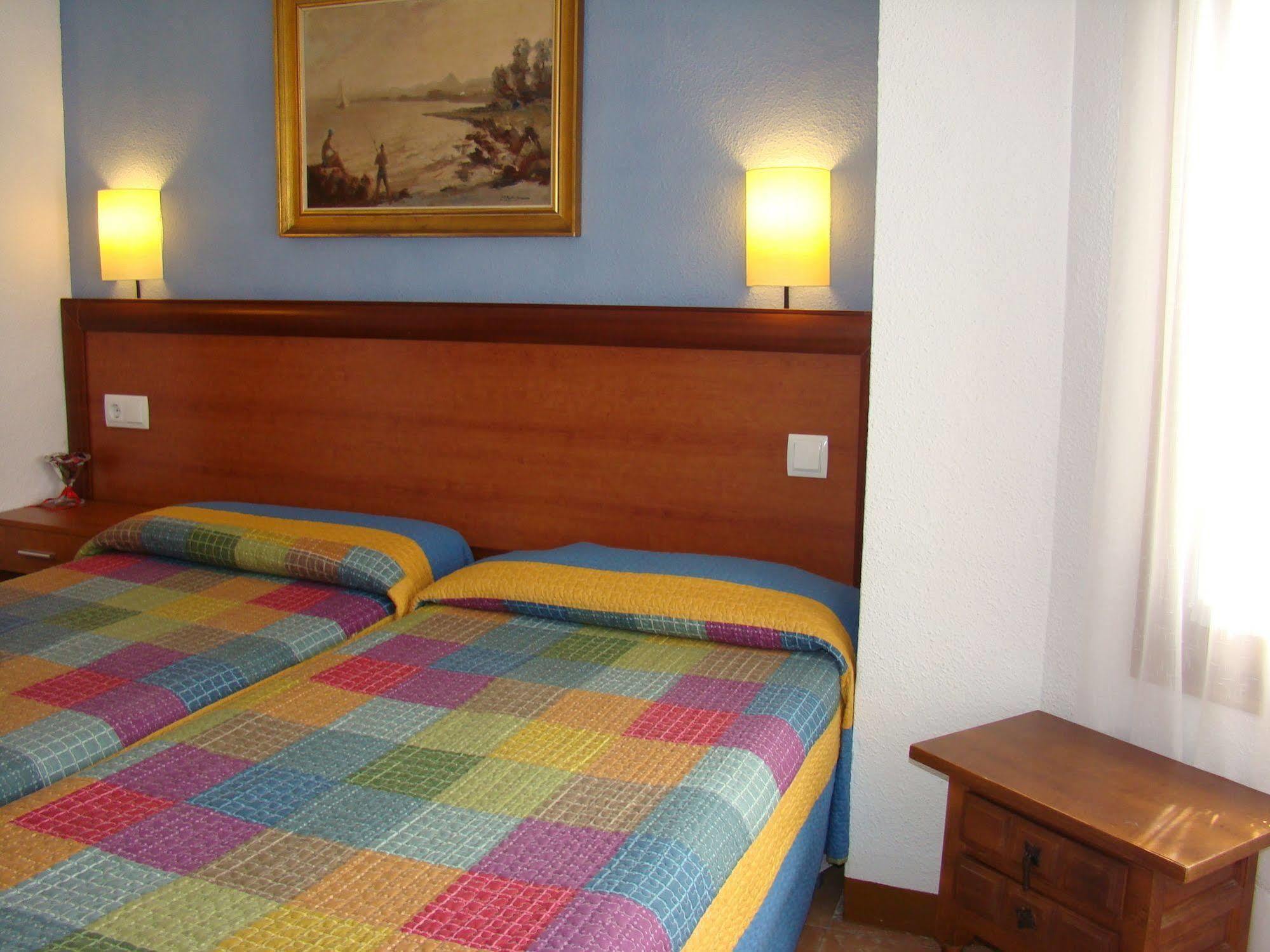 Hostal Platja 캠브릴스 외부 사진