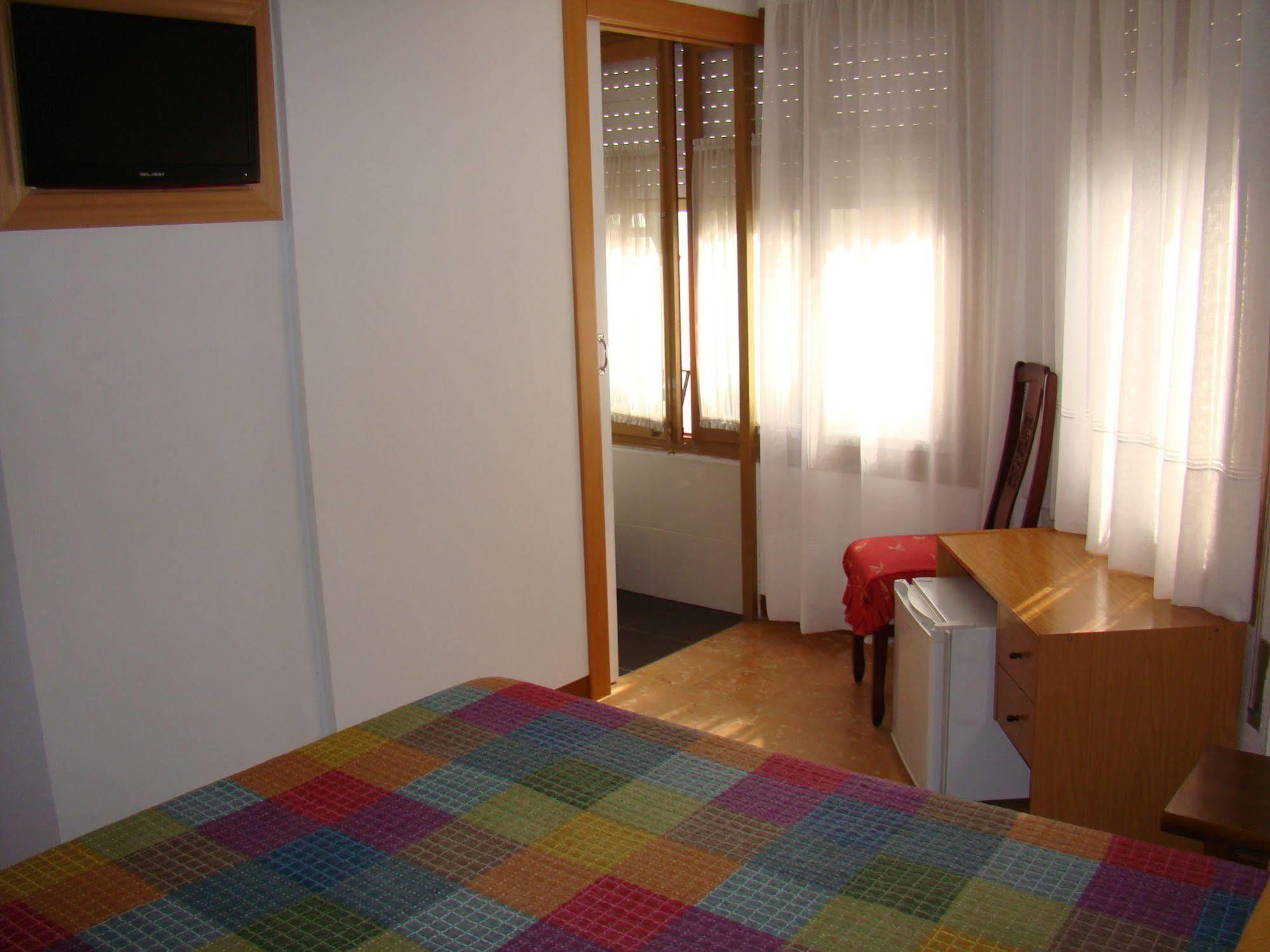 Hostal Platja 캠브릴스 외부 사진