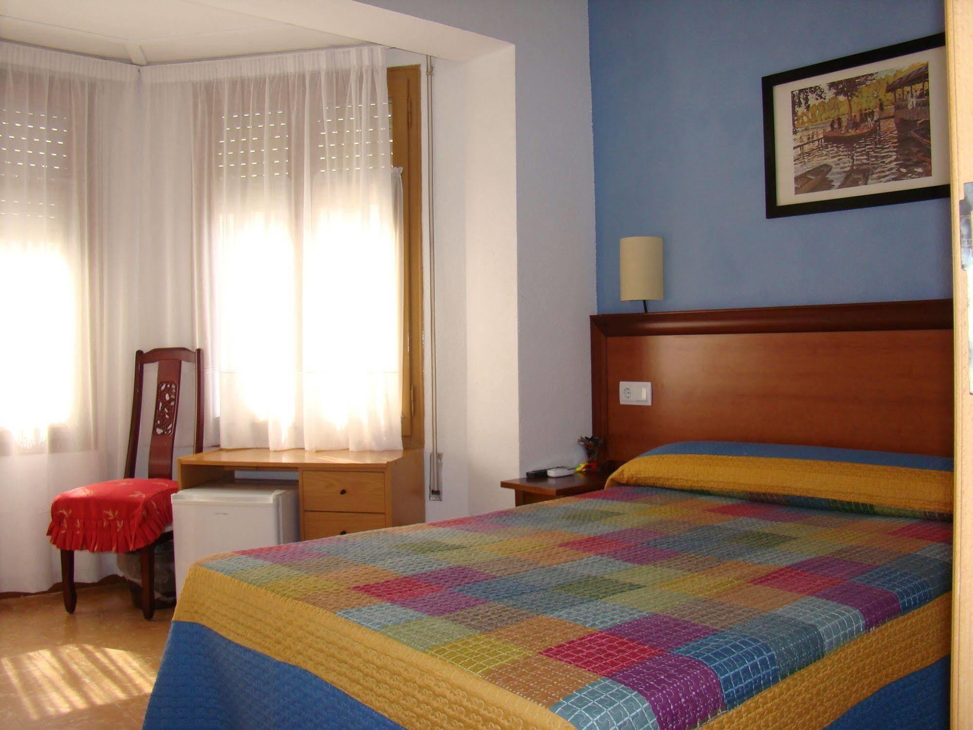 Hostal Platja 캠브릴스 외부 사진
